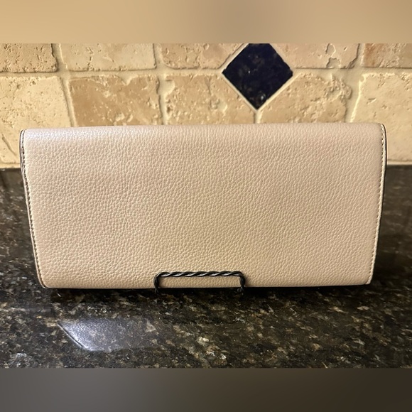 Tory Burch Pebbled Leather Clutch Approx 10 X 5 NWOT/EUC - Picture 2 of 10